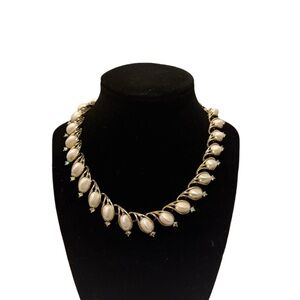 Lisner 1950s Pearl and Aurora Borealis Necklace
